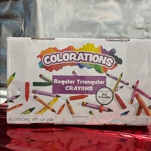 Triangular Crayons - 16 Vibrant Colors